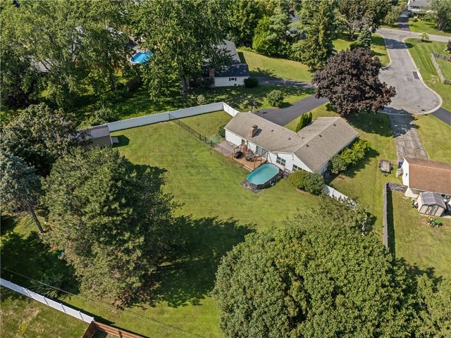 5 Starlight Circle, Perinton, NY 14450