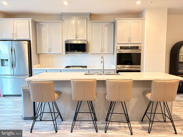 2734 PINEBROOK RD, Landover, MD 20785