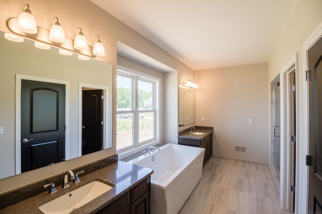 7496 Brunswick Drive, Washington Twp, MI 48095