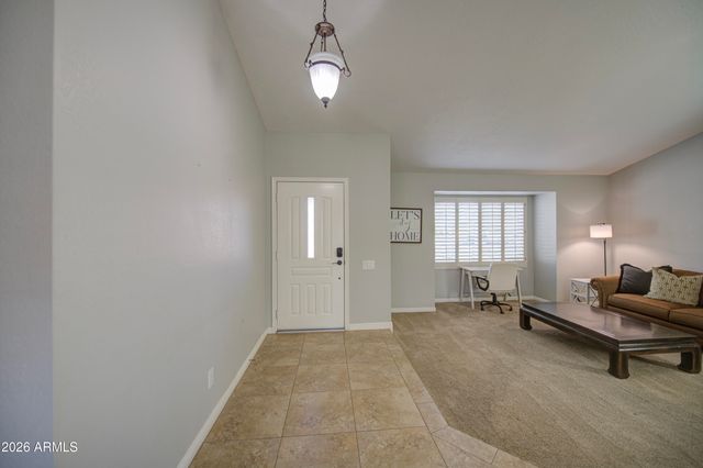 5651 E Fairfield Street E, Mesa, AZ 85205