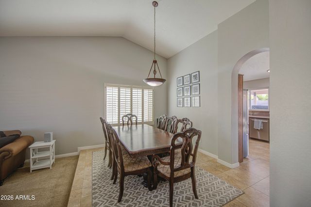 5651 E Fairfield Street E, Mesa, AZ 85205