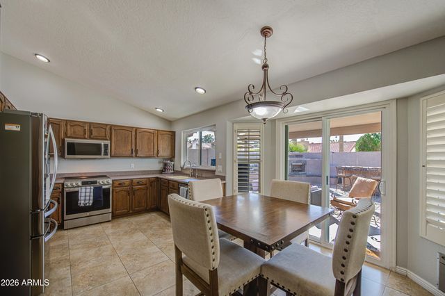 5651 E Fairfield Street E, Mesa, AZ 85205