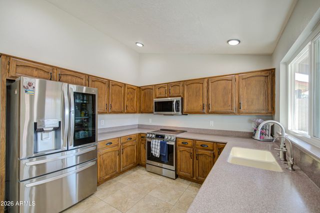 5651 E Fairfield Street E, Mesa, AZ 85205