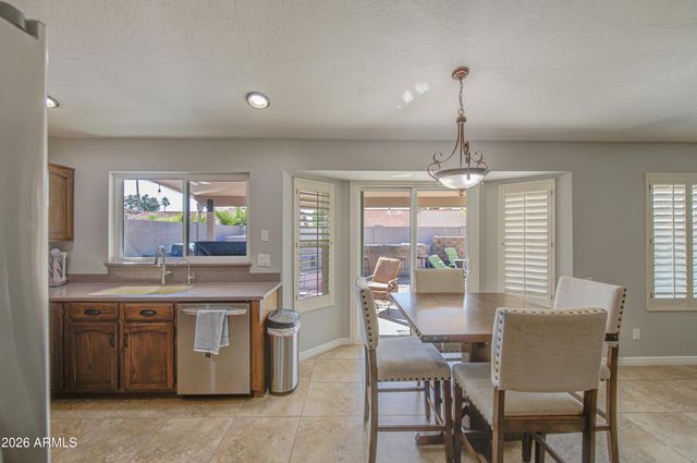 5651 E Fairfield Street E, Mesa, AZ 85205