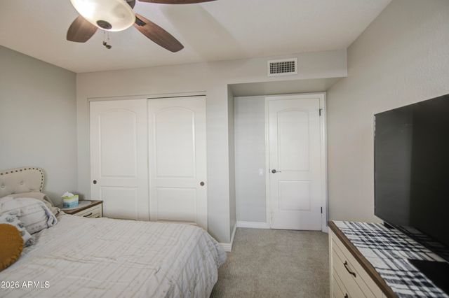 5651 E Fairfield Street E, Mesa, AZ 85205