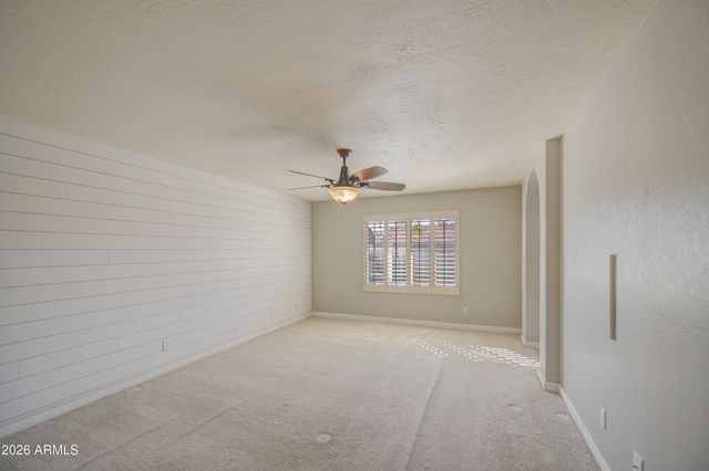 5651 E Fairfield Street E, Mesa, AZ 85205