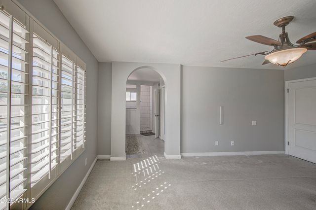 5651 E Fairfield Street E, Mesa, AZ 85205