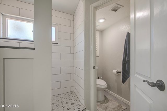 5651 E Fairfield Street E, Mesa, AZ 85205