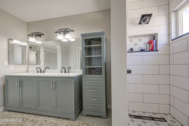 5651 E Fairfield Street E, Mesa, AZ 85205