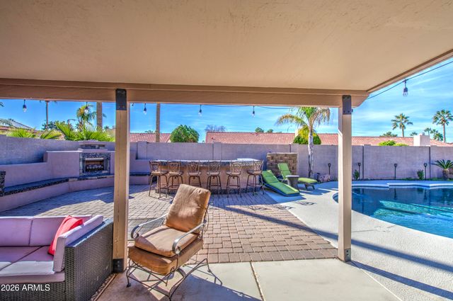 5651 E Fairfield Street E, Mesa, AZ 85205