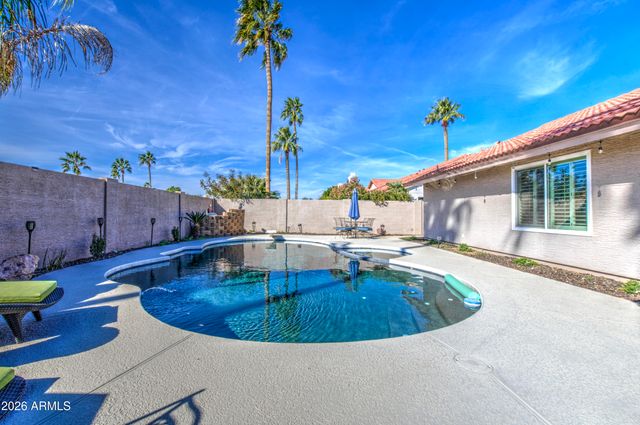 5651 E Fairfield Street E, Mesa, AZ 85205