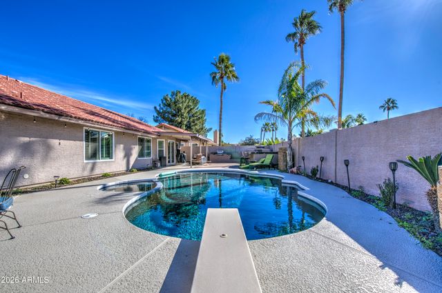 5651 E Fairfield Street E, Mesa, AZ 85205