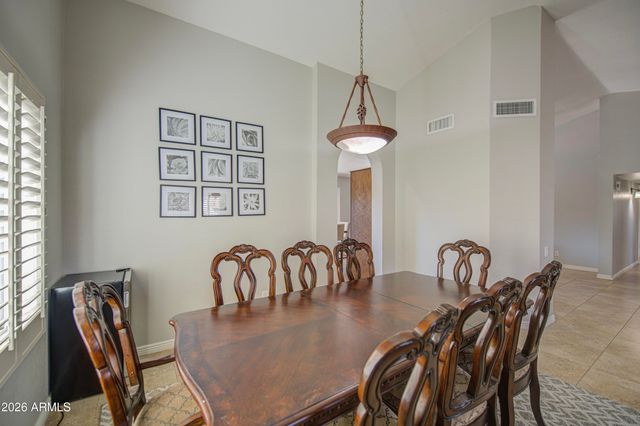 5651 E Fairfield Street E, Mesa, AZ 85205