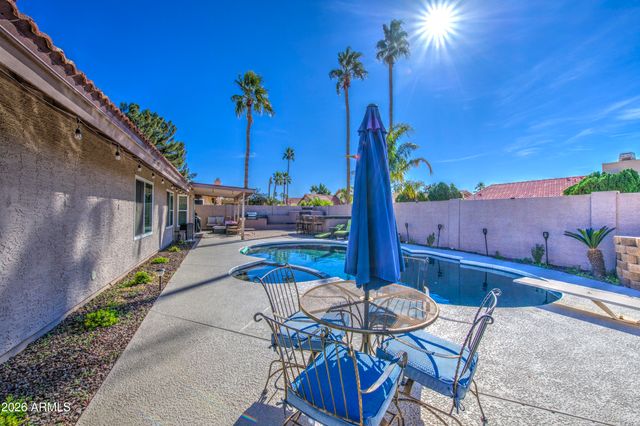 5651 E Fairfield Street E, Mesa, AZ 85205