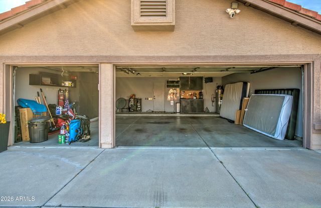 5651 E Fairfield Street E, Mesa, AZ 85205