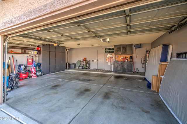 5651 E Fairfield Street E, Mesa, AZ 85205