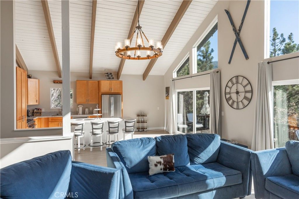 Image 11 of property listing at 43911 Yosemite Drive, Big Bear Lake, CA 92315