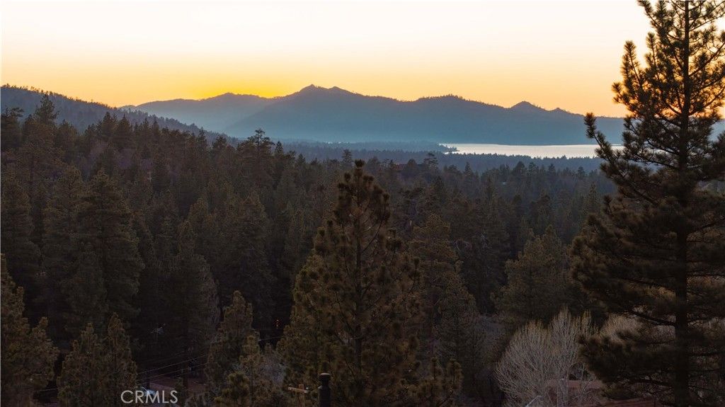 Image 2 of property listing at 43911 Yosemite Drive, Big Bear Lake, CA 92315