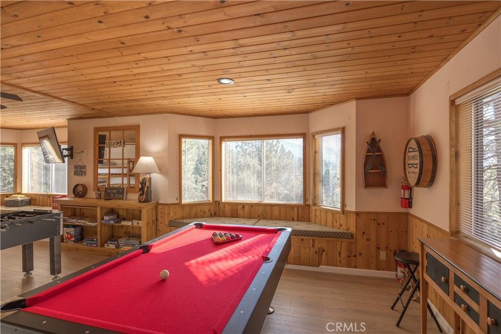 Image 23 of property listing at 43911 Yosemite Drive, Big Bear Lake, CA 92315