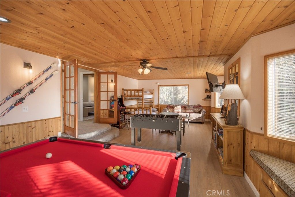 Image 24 of property listing at 43911 Yosemite Drive, Big Bear Lake, CA 92315