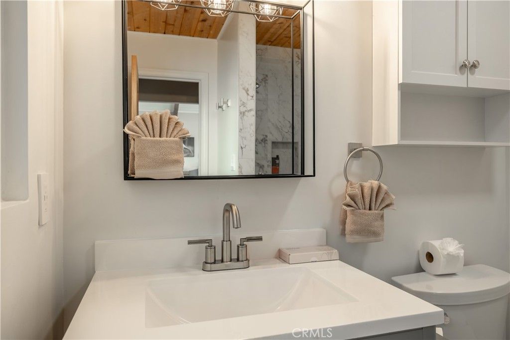 Image 37 of property listing at 43911 Yosemite Drive, Big Bear Lake, CA 92315