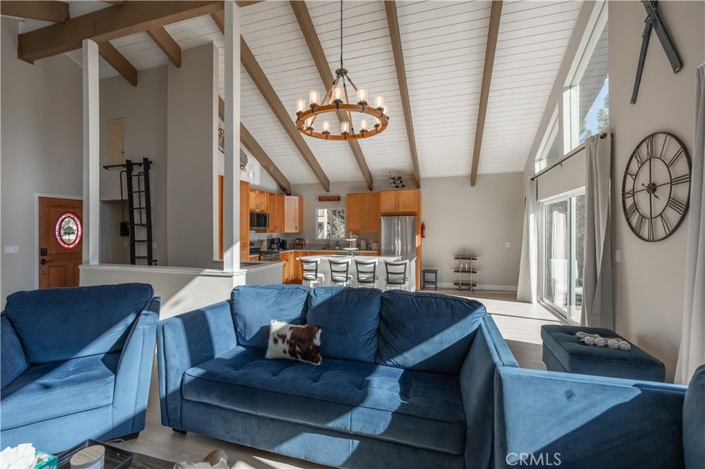 Image 4 of property listing at 43911 Yosemite Drive, Big Bear Lake, CA 92315