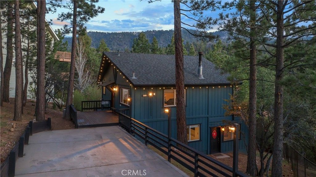 Image 41 of property listing at 43911 Yosemite Drive, Big Bear Lake, CA 92315