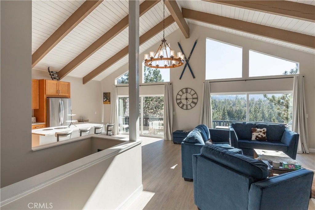 Image 5 of property listing at 43911 Yosemite Drive, Big Bear Lake, CA 92315