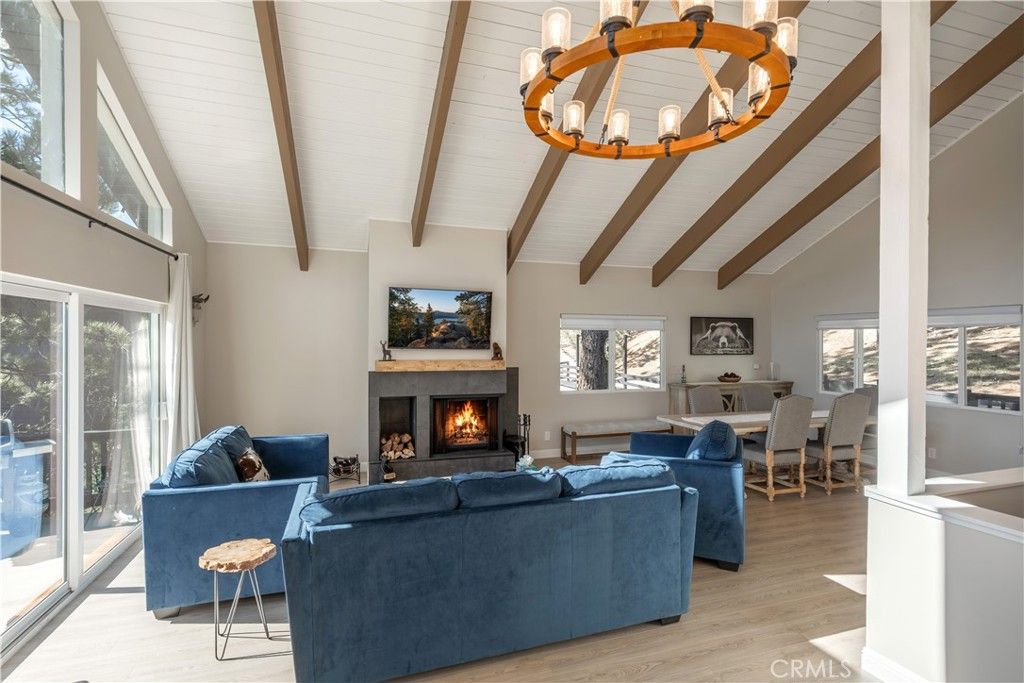 Image 6 of property listing at 43911 Yosemite Drive, Big Bear Lake, CA 92315