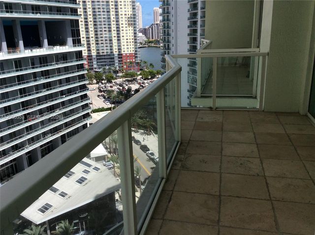 218 SE 14th St 1908, Miami, FL 33131