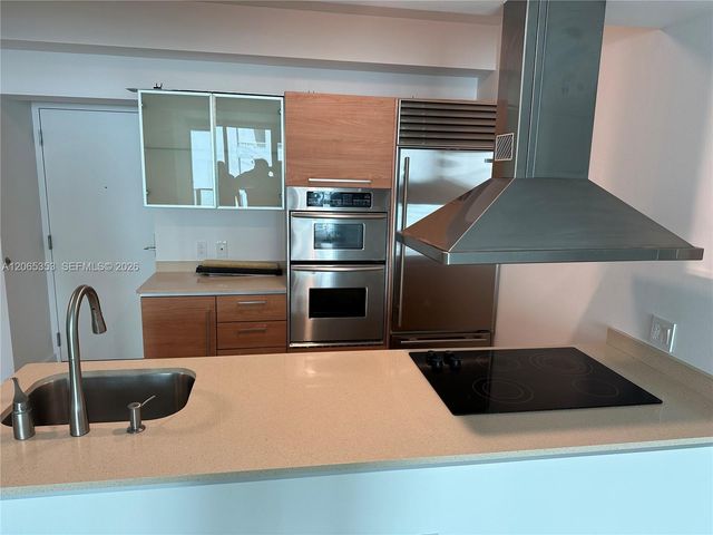 218 SE 14th St 1908, Miami, FL 33131