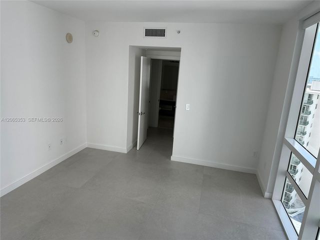 218 SE 14th St 1908, Miami, FL 33131