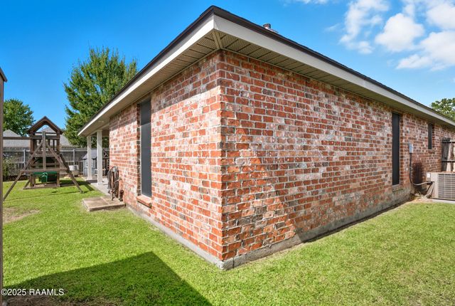 100 Chase Drive, Lafayette, LA 70507