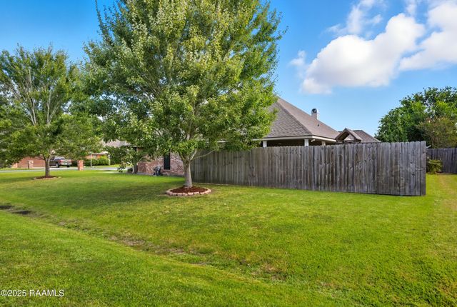 100 Chase Drive, Lafayette, LA 70507