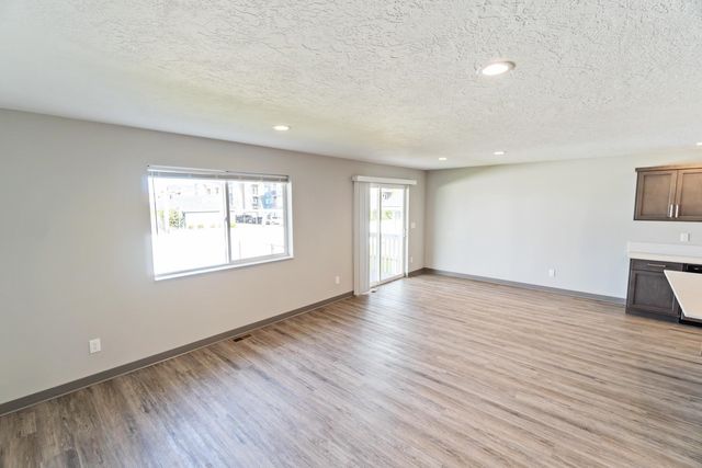 1321 N Coach Dr, Spokane Valley, WA 99016