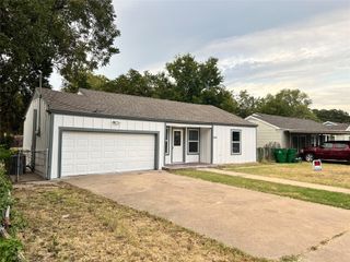 3909 Carnation Avenue, Haltom City, TX 76111