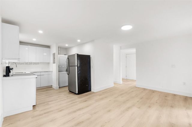 2385 SW 17th St, Miami, FL 33145