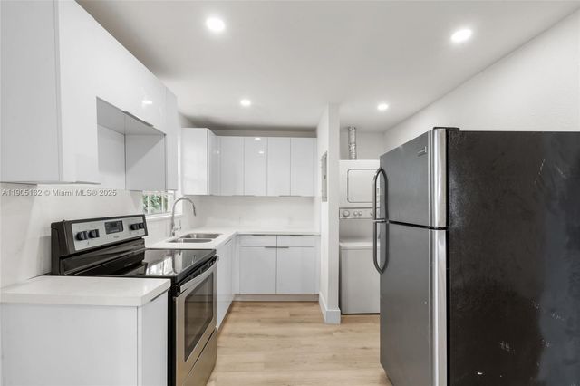 2385 SW 17th St, Miami, FL 33145