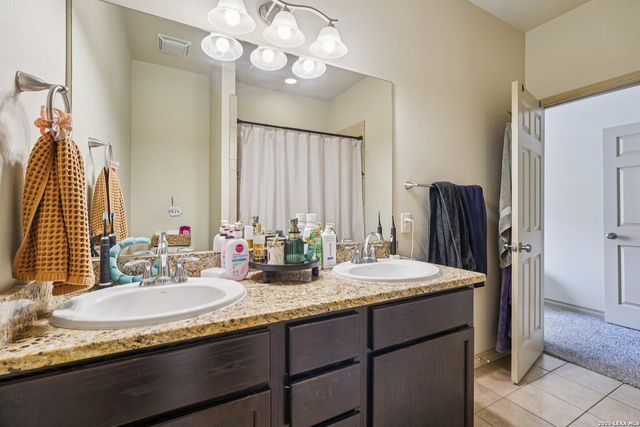 2312 Sailing Way Drive B, Kerrville, TX 78028