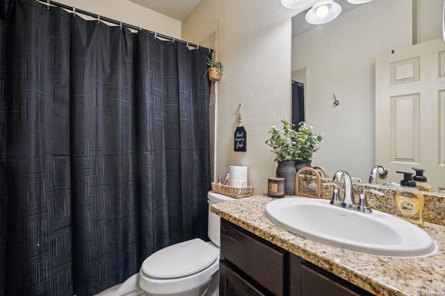 2312 Sailing Way Drive B, Kerrville, TX 78028