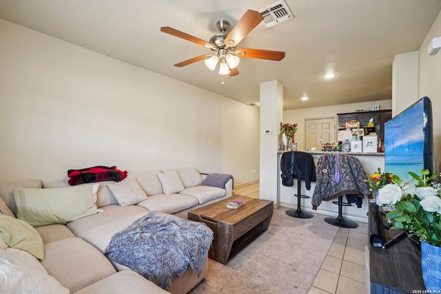 2312 Sailing Way Drive B, Kerrville, TX 78028