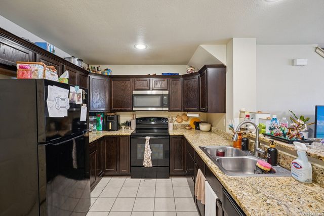 2312 Sailing Way Drive B, Kerrville, TX 78028