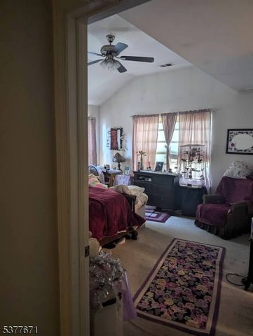 870 Honeybrook Cir, Lopatcong Twp., NJ 08886