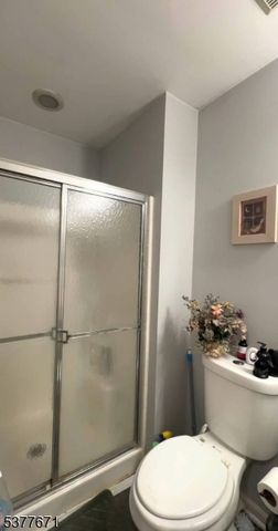 870 Honeybrook Cir, Lopatcong Twp., NJ 08886