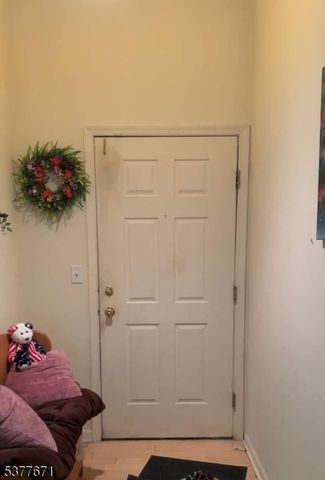 870 Honeybrook Cir, Lopatcong Twp., NJ 08886