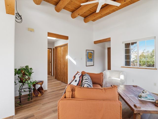 6356 Jaguar Drive, Santa Fe, NM 87507