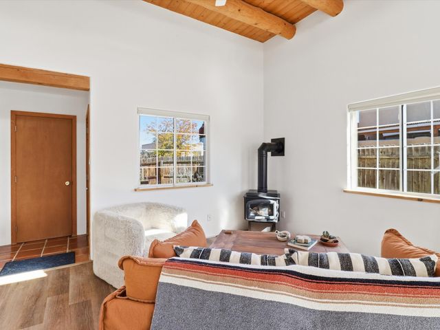 6356 Jaguar Drive, Santa Fe, NM 87507
