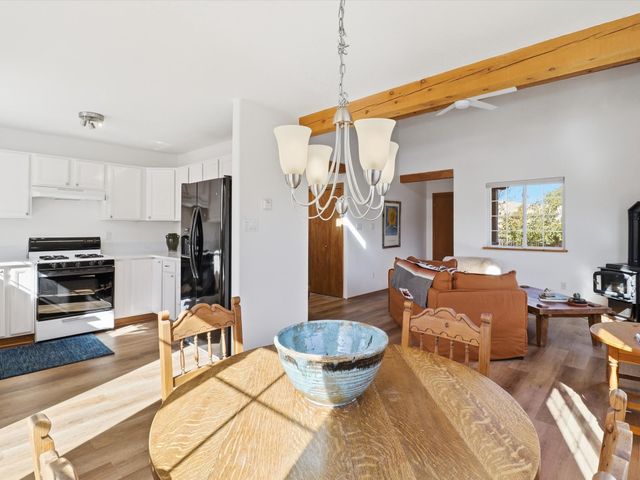 6356 Jaguar Drive, Santa Fe, NM 87507