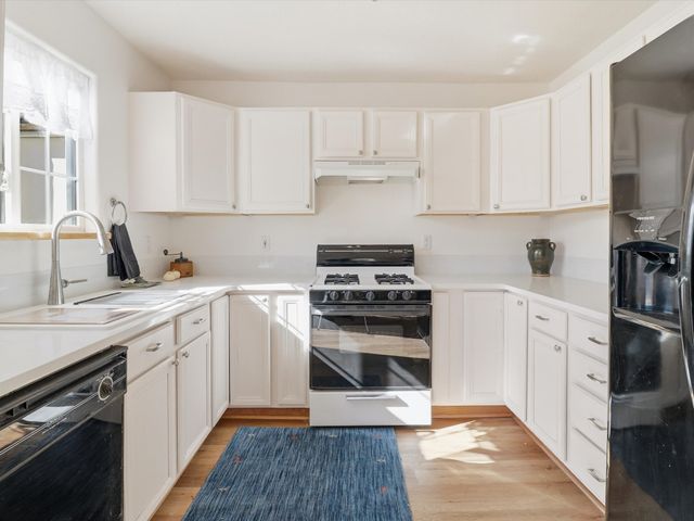 6356 Jaguar Drive, Santa Fe, NM 87507