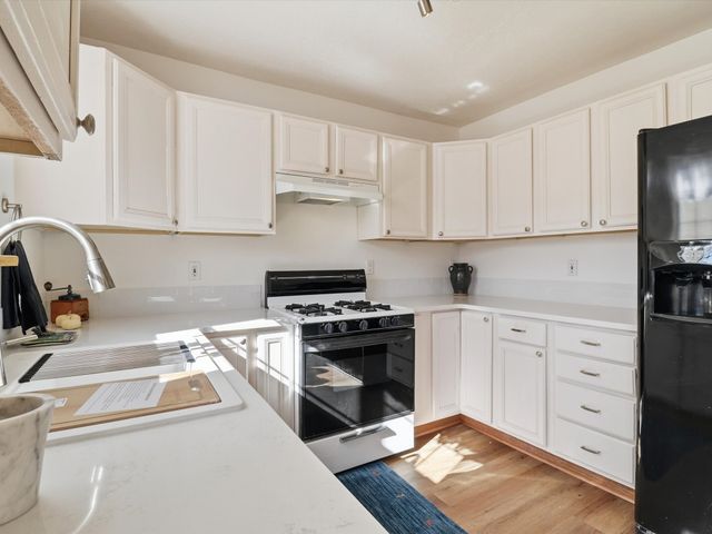 6356 Jaguar Drive, Santa Fe, NM 87507